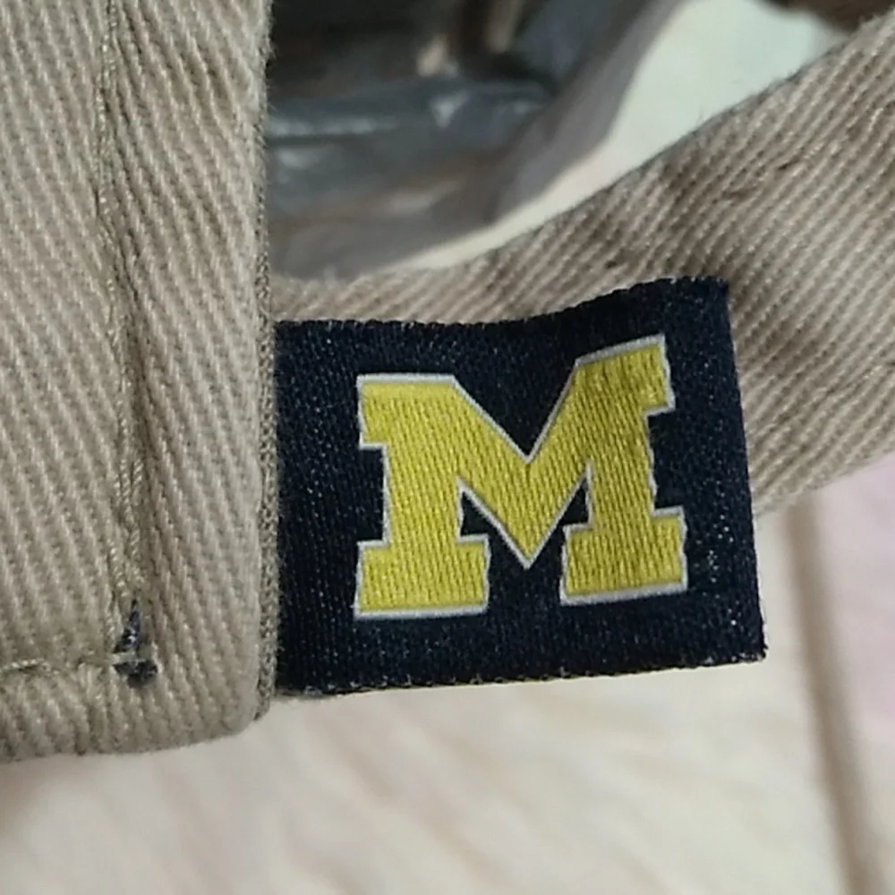 Vintage The University Of Michigan Wolverines Adjustable Back Hat UNISEX